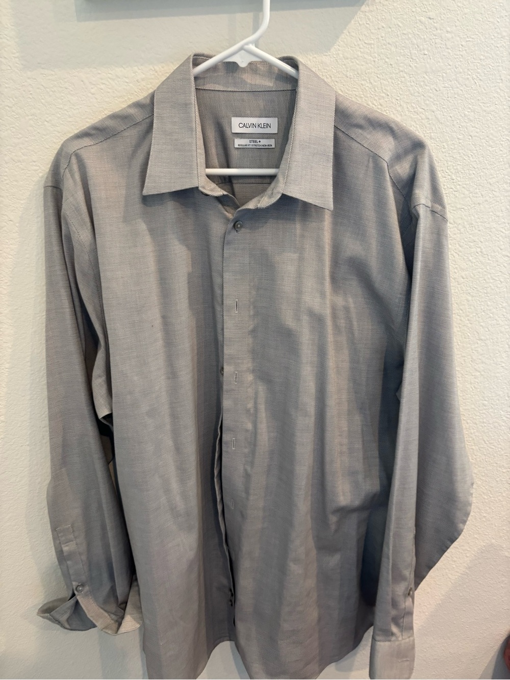 Calvin Klein Men's Light Gray Long-Sleeve Dress Shirt